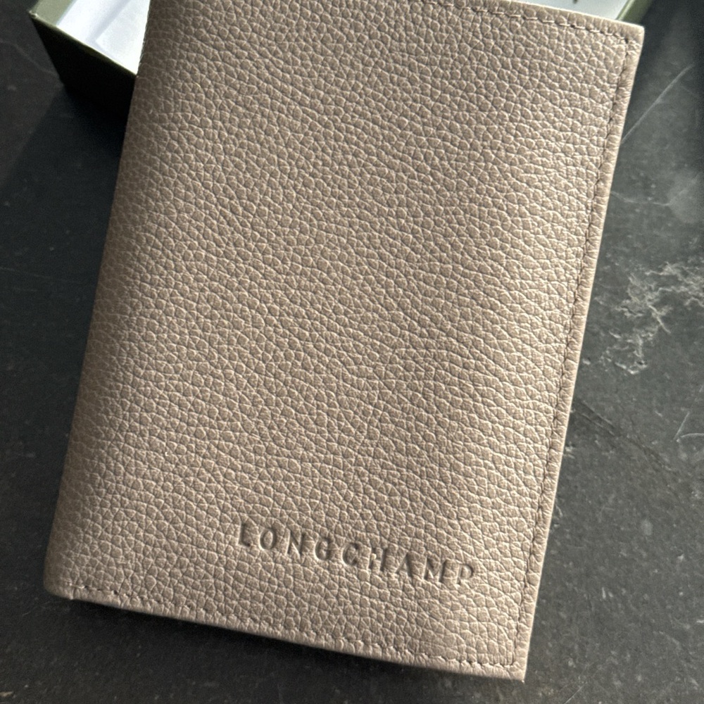POST CHRISTMAS PRICE SLASH !!! Beautiful Longchamps threefold Beige Wallet!!! - Picture 12 of 12